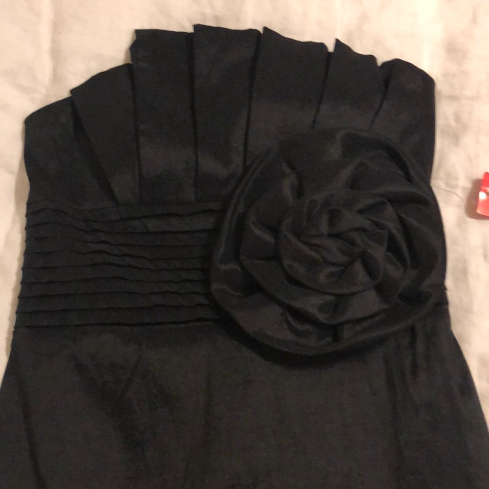 Black Dress - Picture 2 of 4